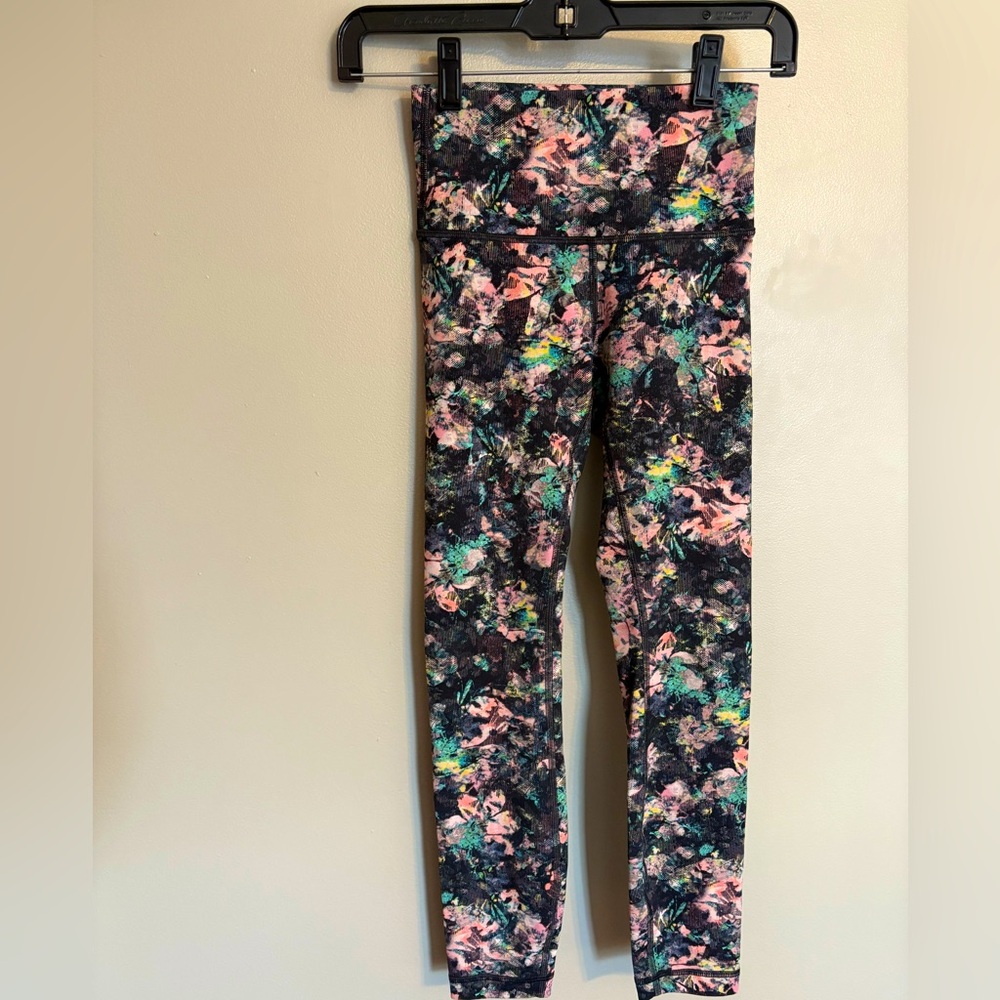 Lululemon Athletica Leggings
Wunder Under High-Rise Multi-color - Picture 5 of 12